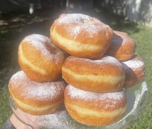 Mennyei kívül ropogós… belül puha szalagos fánk