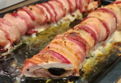 Aszalt szilvával és barackkal töltött baconos csirkemell: nem hiányozhat az ünnepi asztalról